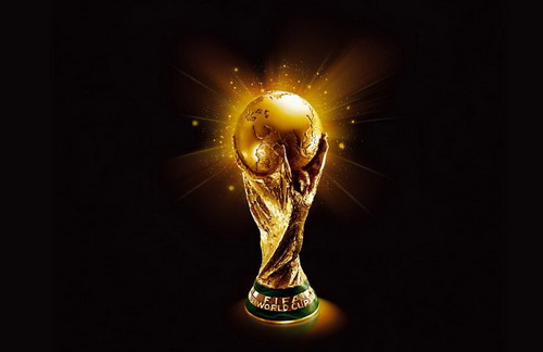 普拉蒂尼等尤文传奇与一线队见面，并参观海瑟尔惨案纪念碑（普拉蒂尼等尤文名宿与一线队会面，赴海瑟尔惨案纪念碑致敬）