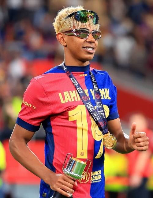 科斯米：小法的赛后言论并非傲慢，但科莫明显和国米存在差距（科斯米：小法并不傲慢，科莫与国米实力差距依然明显）