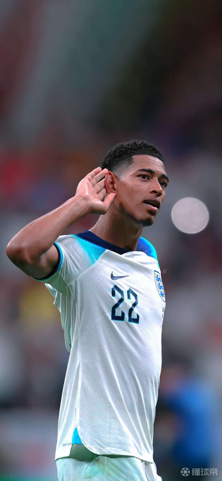 赫拉德-马丁：我知道随时可能轮到我踢中卫，今天再合适不过（赫拉德-马丁：随时待命踢中卫，今天正当其时）