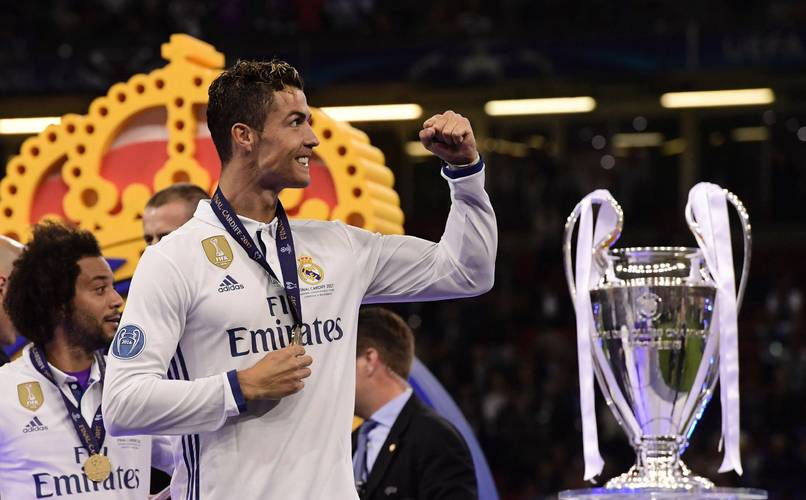 维拉客场4-3逆转布莱顿，终结其英超主场不败纪录，升至第三名。（阿斯顿维拉客场4-3逆转布莱顿，终结对手英超主场不败并升至积分榜第三）