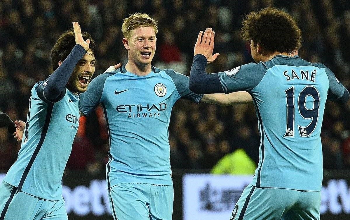 曼城传奇费尔南迪尼奥正式自宣退役，结束23年辉煌职业生涯（曼城名宿费尔南迪尼奥官宣挂靴，23年绿茵生涯谢幕）