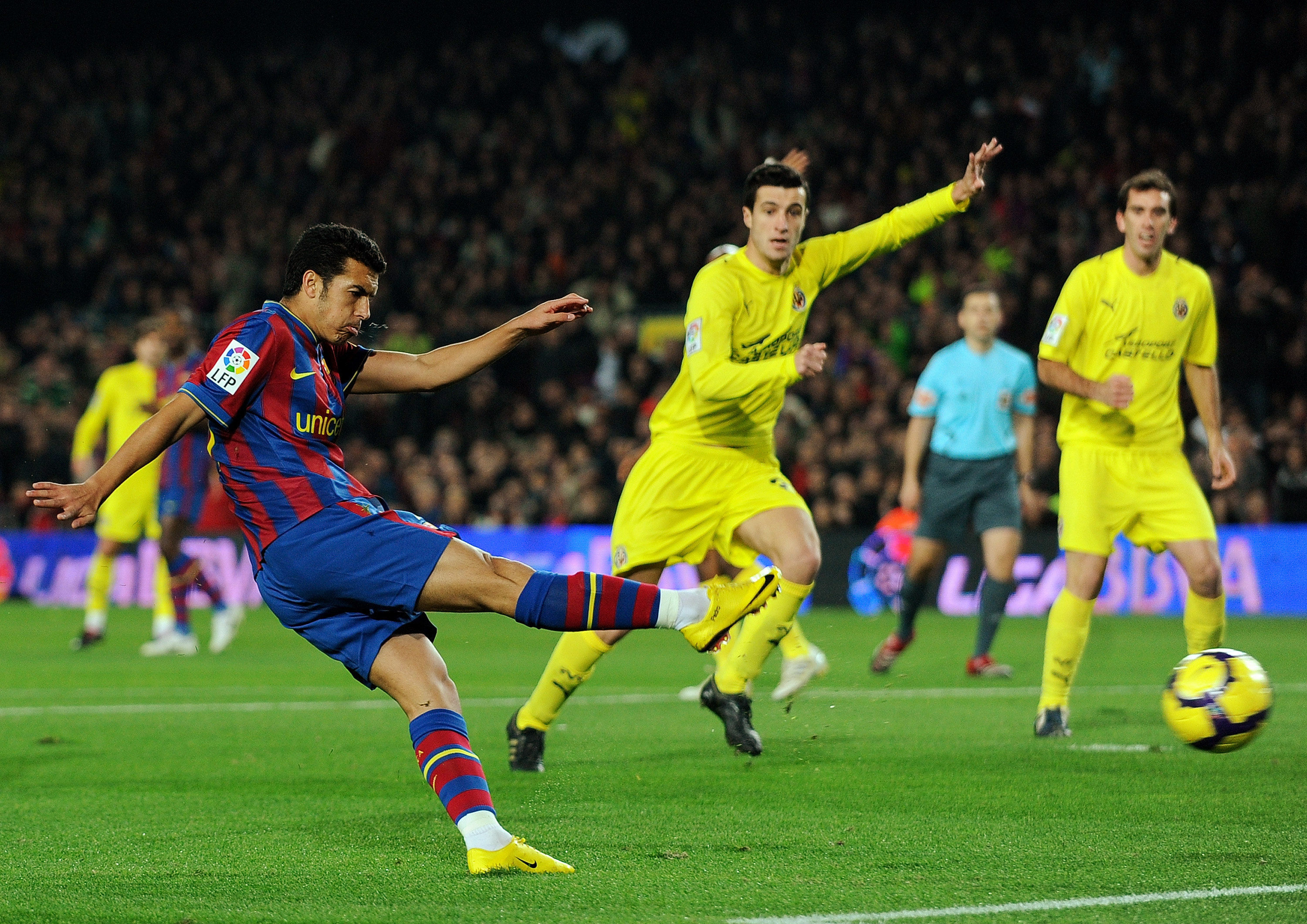 一波三折！邮报：曼联前锋谢什科因食物中毒，复出再次推迟（邮报：谢什科食物中毒，曼联前锋复出计划再度延后）