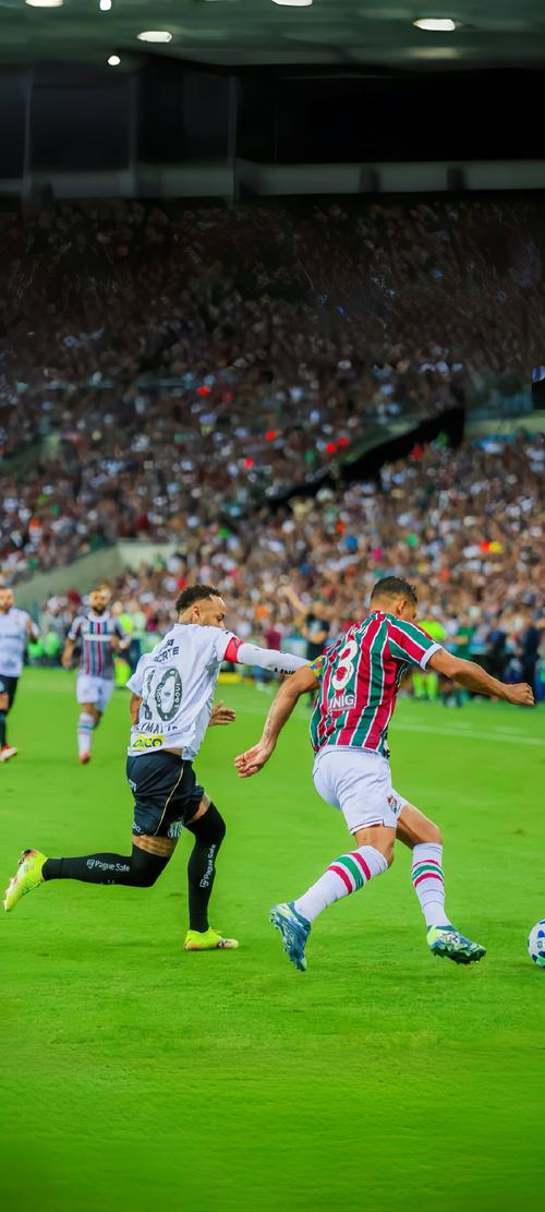 拉卡泽特回到酋长球场，观看并解说枪手对阵拜仁的比赛（拉卡泽特重返酋长，现场观战并解说阿森纳对阵拜仁）