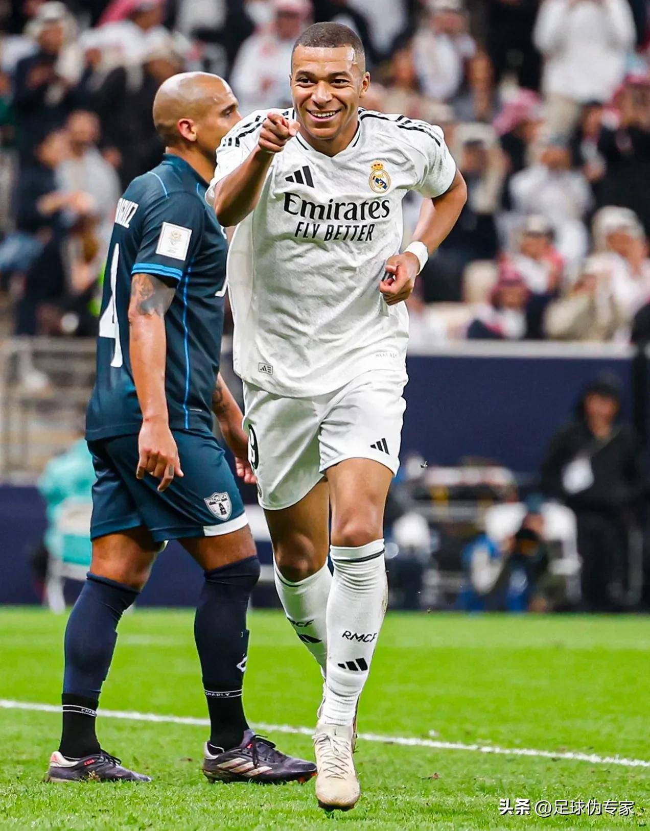 首尔外援亚赞：祝贺海港夺冠；只要团结一致就一定会有好结果（首尔外援亚赞：恭喜海港加冕冠军，团队齐心终有好结果）