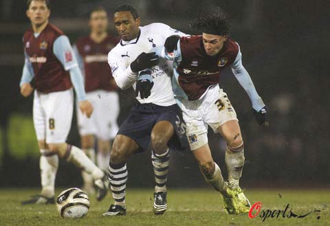 传奇！老将阿斯帕斯西甲400场里程碑之夜送助攻斩皇马（阿斯帕斯西甲第400场里程碑之夜送助攻，助队斩皇马）