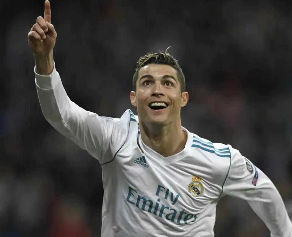 阿坎吉：齐沃很重视沟通和我们很亲近；希望世界杯对阵意大利（阿坎吉：齐沃注重沟通，与球队关系融洽；期待世界杯碰上意大利）