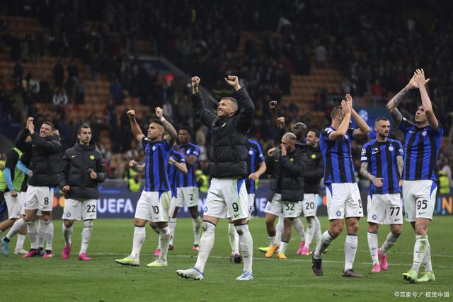 贝纳蒂亚：我和德布劳内谈过，但当时他已接近签约那不勒斯了（贝纳蒂亚称曾与德布劳内沟通，但当时他已基本确定加盟那不勒斯）