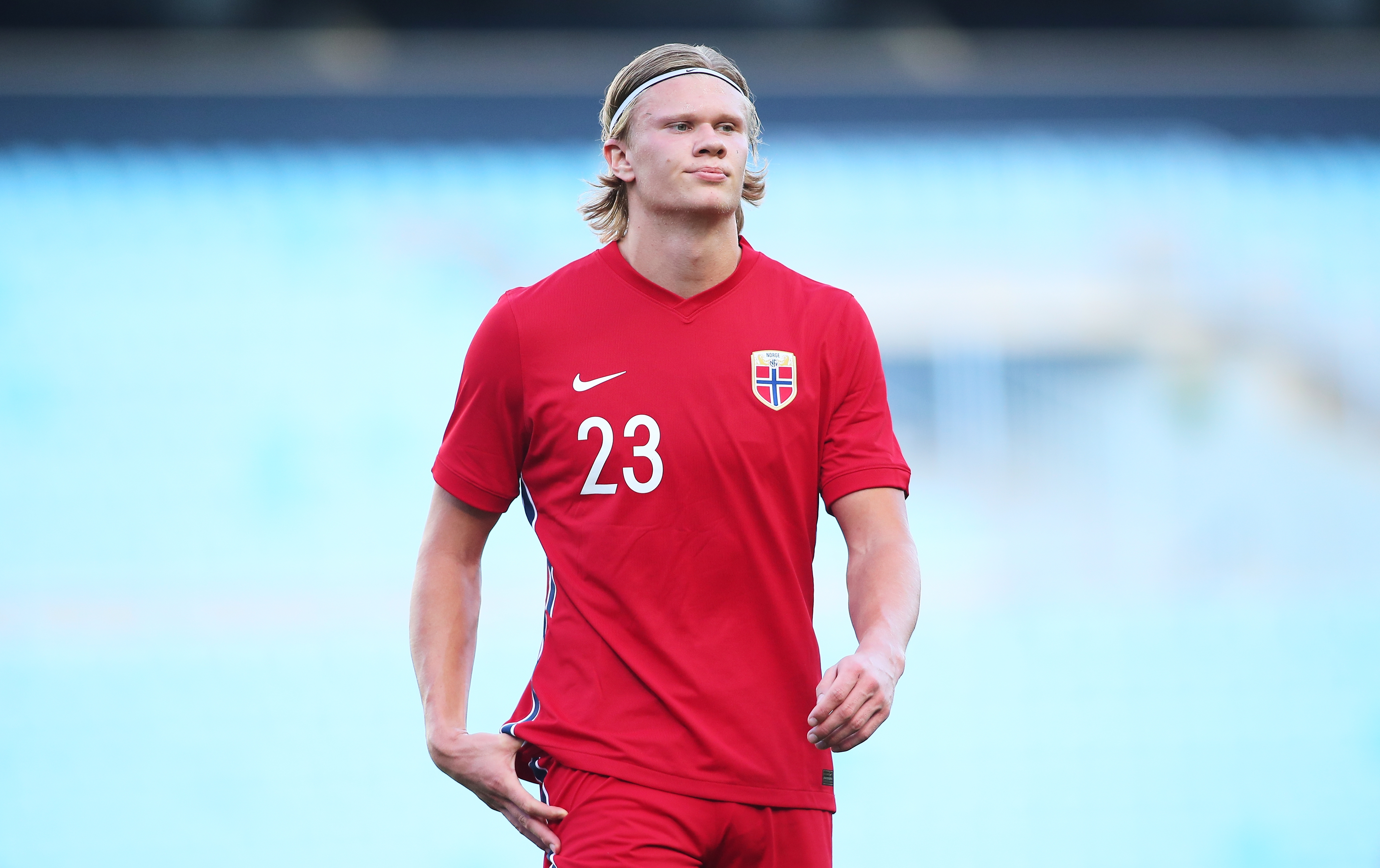 库库忆转会曼城失败：瓜帅点名我跪着去都行，但布莱顿要价高（库库忆赴曼城告吹：瓜帅点名我愿跪着去，奈何布莱顿要价过高）