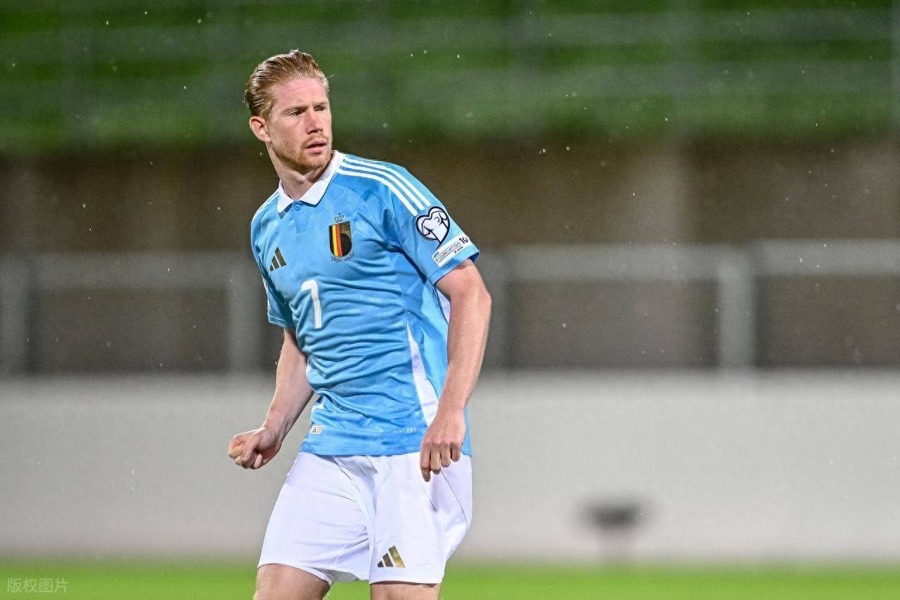 铁卫主场首球比肩C罗，曼联1-1西汉姆联，反超利物浦升英超第八（铁卫老特拉福德处子球追平C罗纪录，曼联1-1西汉姆，力压利物浦升至英超第八）