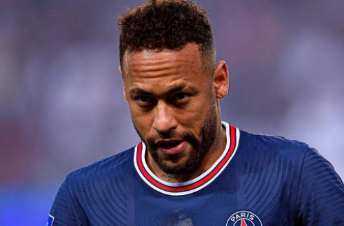 足协杯官方发布决赛纪念产品：纪念徽章38元，围巾58元（足协杯推出决赛纪念品：徽章38元、围巾58元）